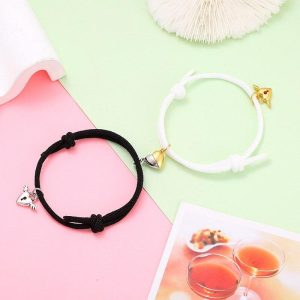 Un bracelet macramé en coton pour vous et votre votre âme-sœur