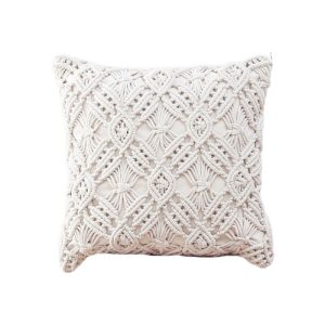 Découvrez notre modèle de coussin en macramé en coton écru